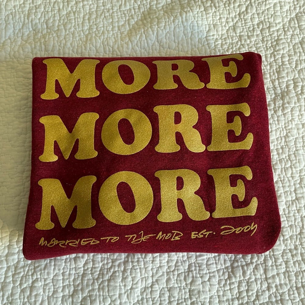 Married to the Mob Crew Fleece Sweatshirt Sz L - Picture 3 of 6